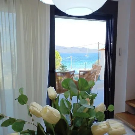 Iriana Seaside Luxury Penthouse Apartment Nikiana Exterior photo